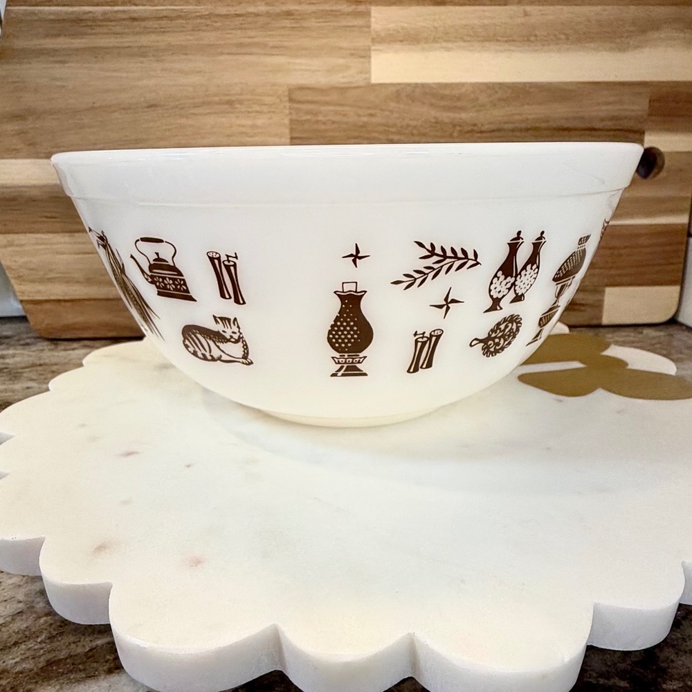 Vintage Pyrex Early American Mixing Bowl Brown on White #403 2.5 Qt - Excellent - Picture 2 of 9